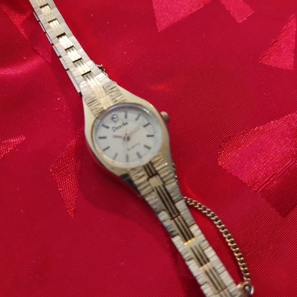 DOSIKE quartz Rare Made Hong Kong